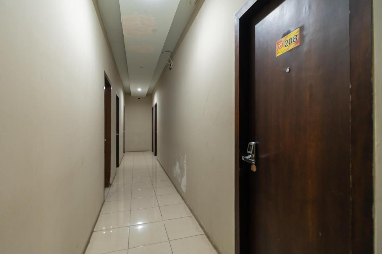 فندق أو واي أو 736 بيست سكيب باليمبانغْ المظهر الخارجي الصورة